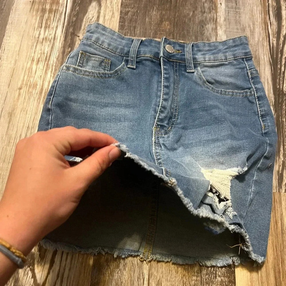 SHEIN Jean Skirt - Picture 2 of 6